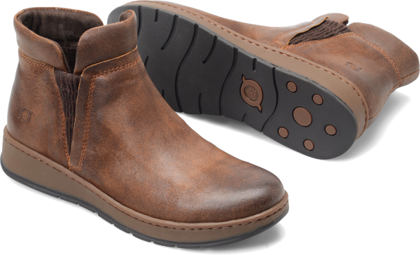 Born Shoes - An athletic-inspired boot with a classic silhouette. Whats not to love? - #bornshoes #brownshoes