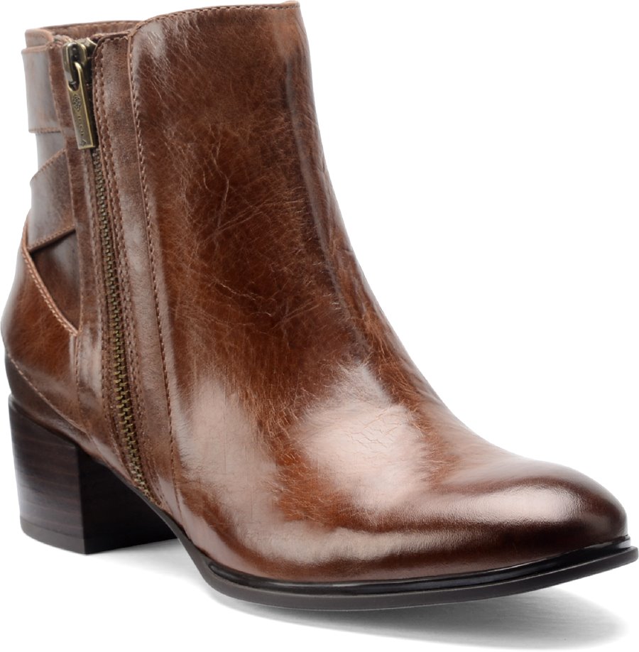Isola Shoes - Isola Delta Women's Shoes in Sturdy Brown color. - #isolashoes #brownshoes