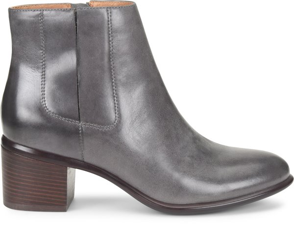 sofft pueblo leather block heel boot