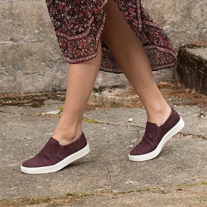 sofft slip on sneakers