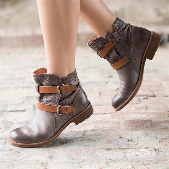 Baywood Black Booties | Sofft Shoes