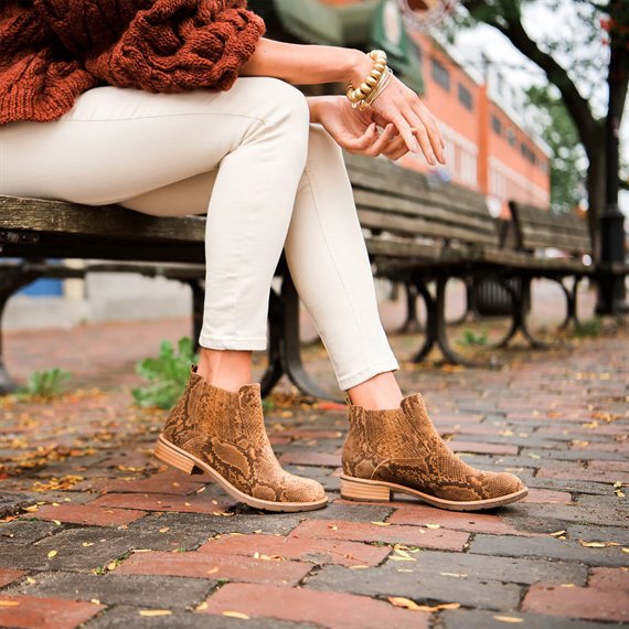 Bellis III Whiskey Boots | Sofft Shoes